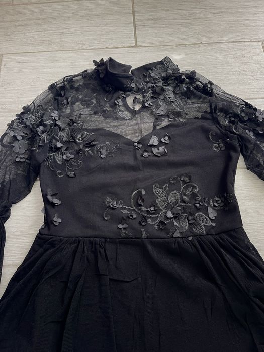 Черна блуза с цветчета