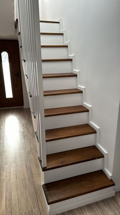 Scări lemn masiv, balustrade, trepte, contratrepte