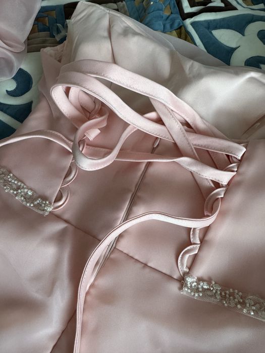 Вечернее розовое платье