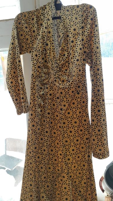 Женские платье продается