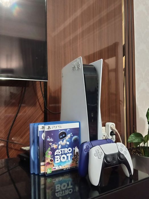 Playstation 5 продается вместе с 4 дисками