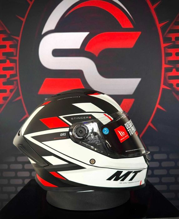 НОВА Каска MT Stinger 2 Zivze B5 Matt Black/White/Red