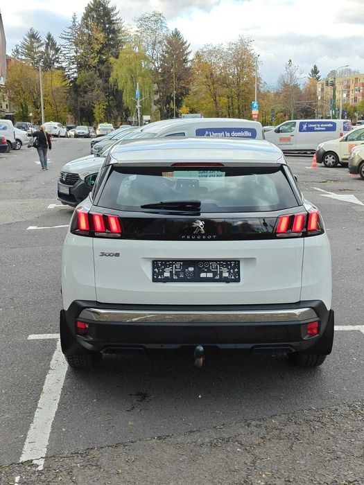 Peugeot 3008.  Benzina 1.2 130ps  2019 M