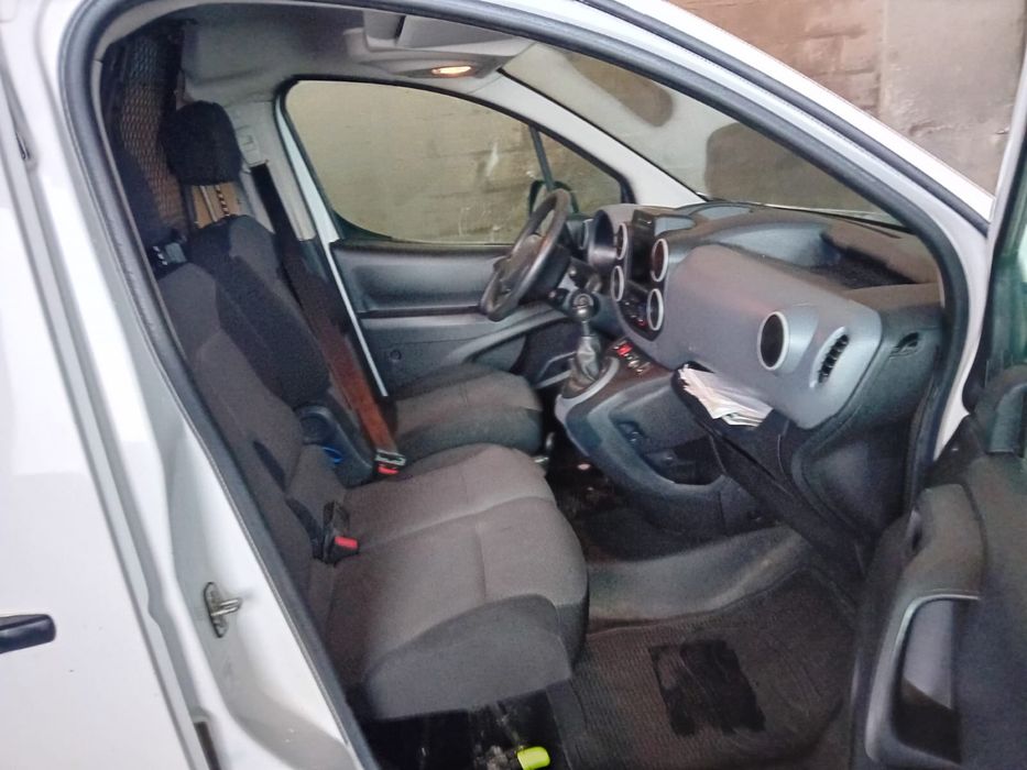 Vand pe peugeot partner 1.6 HDI