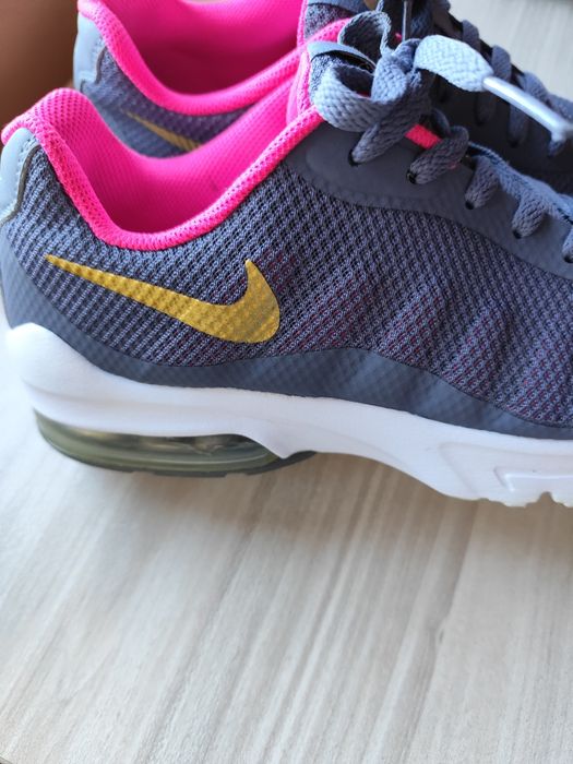 Маратонки Nike air invigor