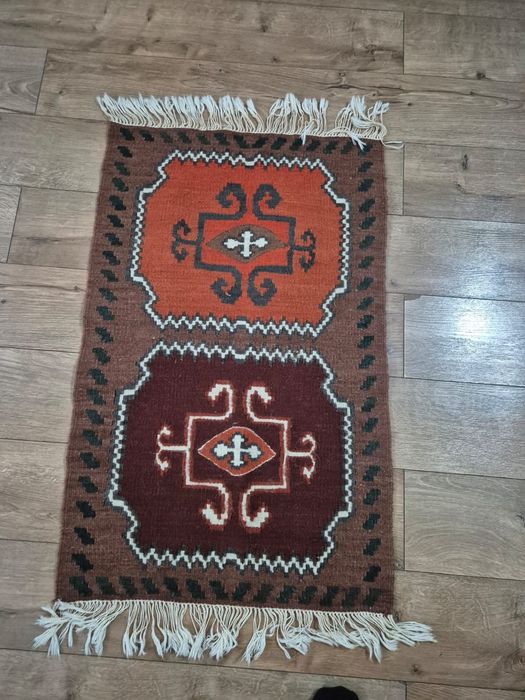 Covoare vechi - zestre pastrată - nefolosită