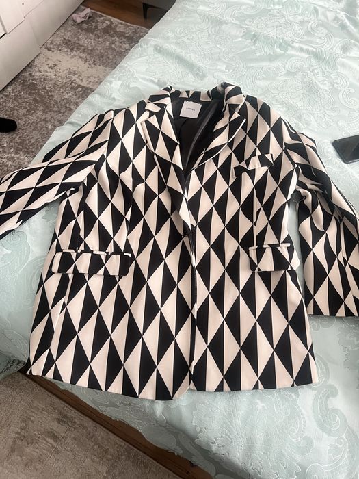 Пиджак черное белое