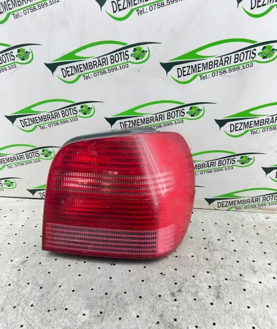 Lampa / Tripla stop dreapta pe aripa 6N0945257B Volkswagen VW Polo
