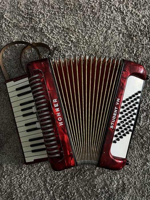 Vand acordeon hohner student vM 48 basi
