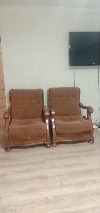 Продам два кресло