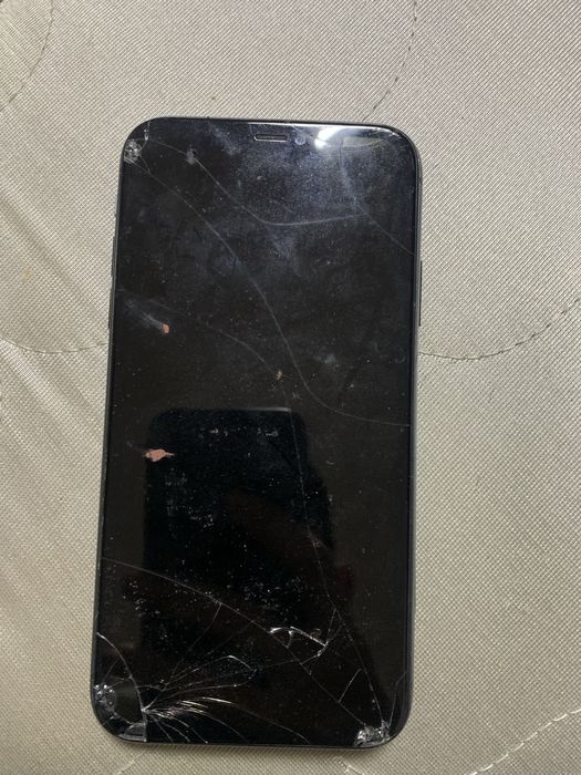 iPhone 11 продам 64гб