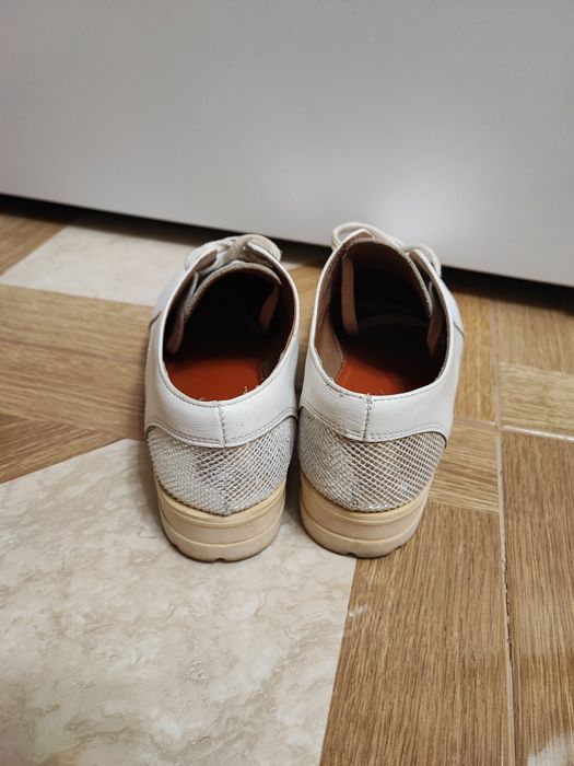 Pantofi din piele naturala