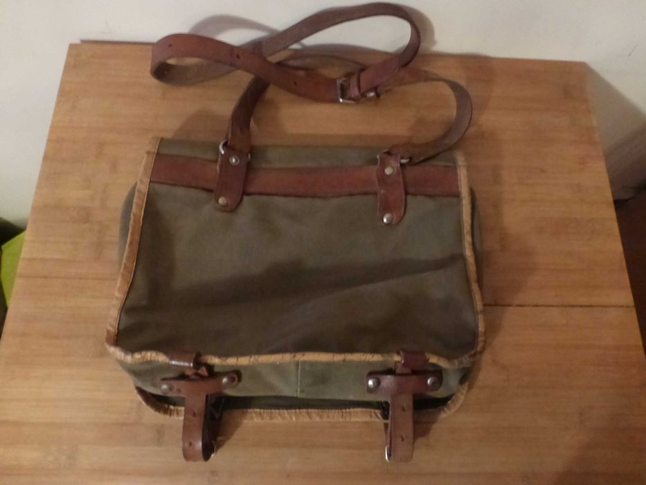 Туристическа брезентова чанта с кожена презрамка и каишки 1970 г