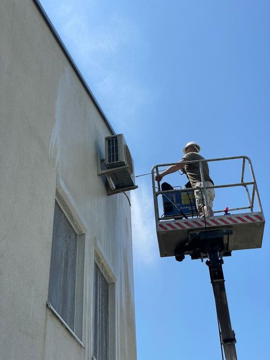 Servicii spălare profesională exterioare.