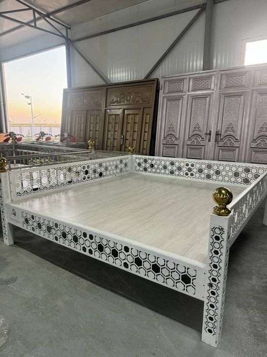 Сури тапчан хохлаган улчамда  узбекистон буйлаб етказиш хизмати бор