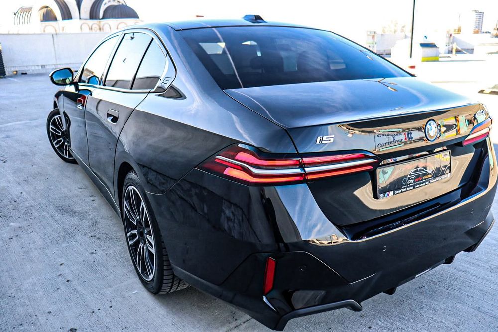 BMW i5 BMW i5 e drive 40 M-Pack-2024