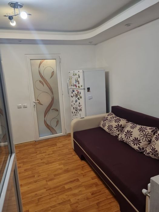 Închiriez garsoniera