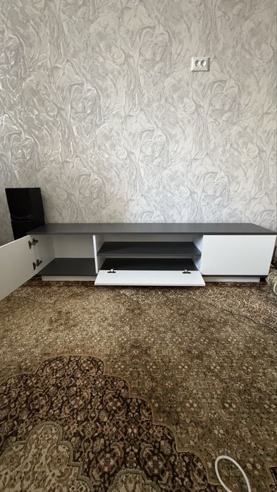 Продам тумбу под телевизор