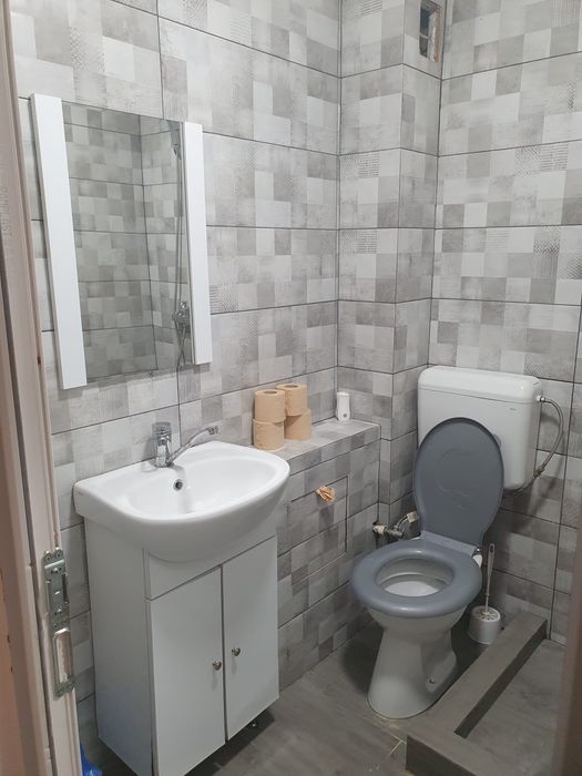 Închiriez Garsonieră zona Ploiești sud , recent renovată