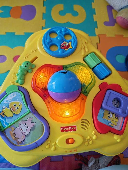Интерактивна масичка Fisher price