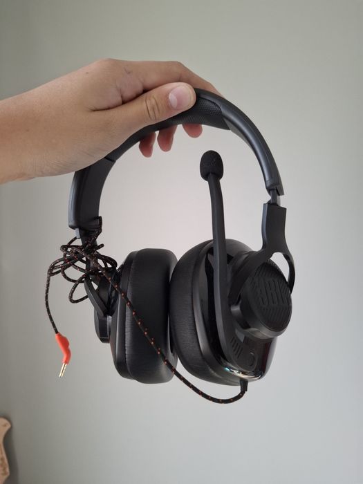 Ps4 slim CUH-2216A 500GB, 2 manete dualwave(originale),căști JBL quantum 200(pentru manete)+8 jocuri