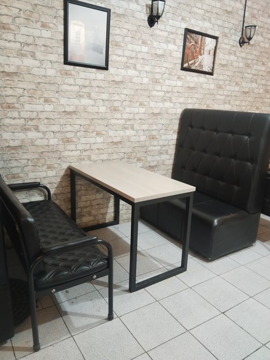 Продам столы 8 комплектов.