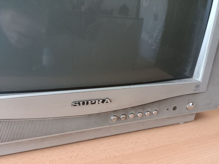 Телевизор Supra.