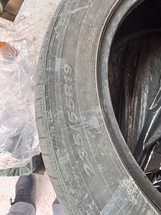 Шины 235/55/19 комплект