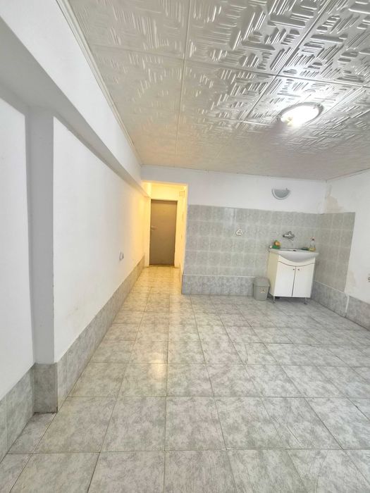 Продава се бизнес имот
