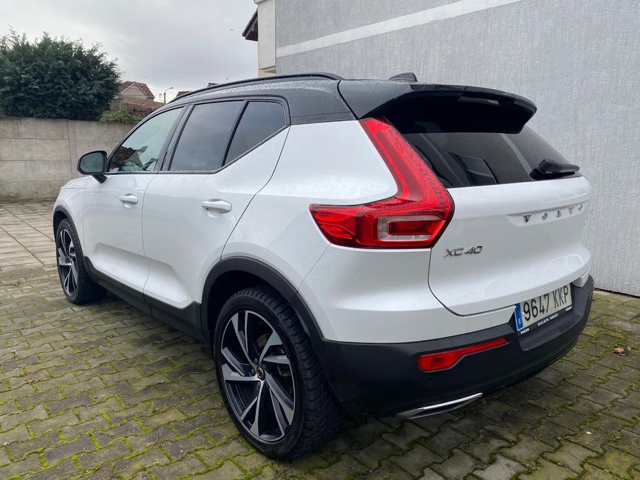 Volvo XC 40 Volvo XC40 R-Design AWD D4 in stare excelenta - Direct Proprietar