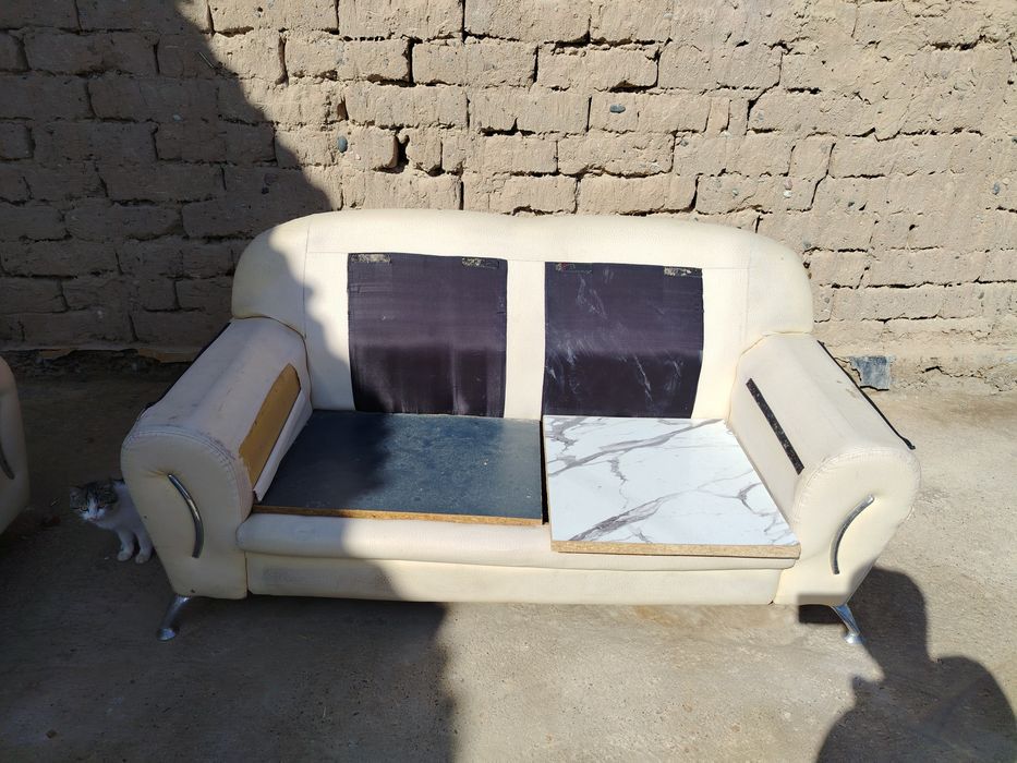 Divan kreslo sotiladi kamplekt faqat remond talab biroz