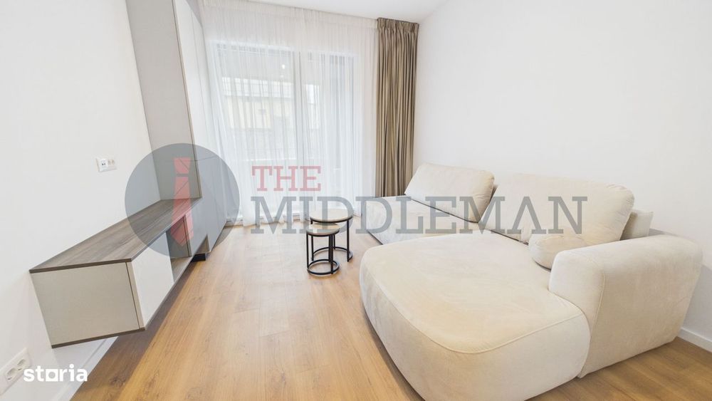 Vanzare apartament 3 camere | Stația de metrou Basarab în fața blocul — fotografia 3