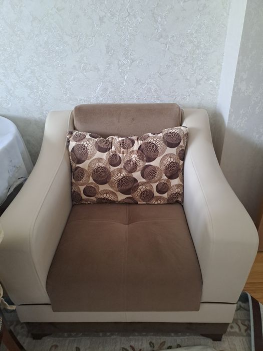 Продам два кресло