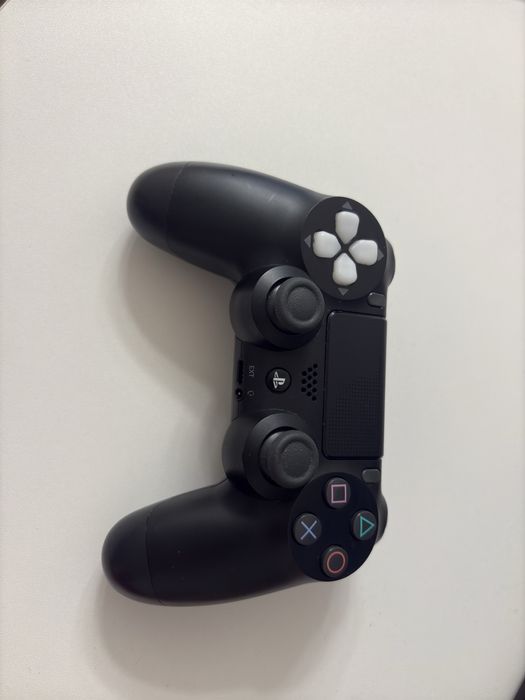 PS4 Dualshock, с раздельной крестовиной