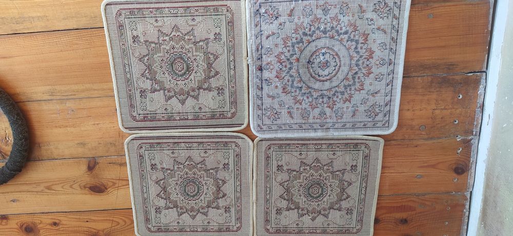 Комплект ковриков для сидения.