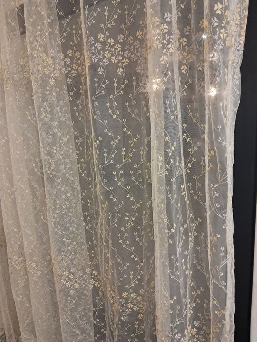 Perdea aurie cu flori  2,30inaltime pe 5,90 lungime