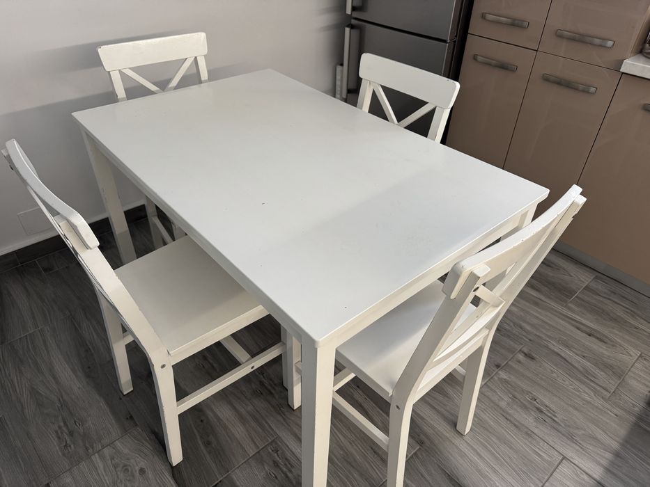 Masa Lățime: 79 cm, Lungime: 123 cm Doar masa este disponibila