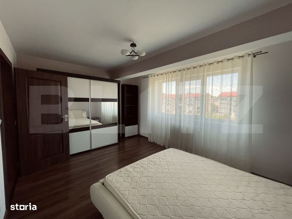 Apartament cu 3 camere, 72 mp, cu parcare, in zona Eroilor.