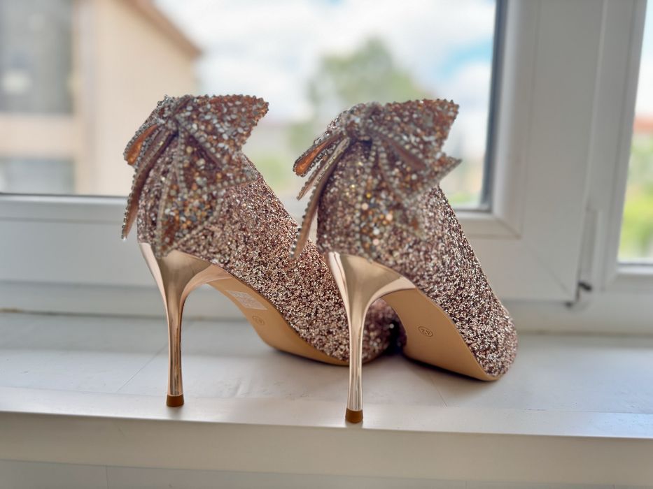 НОВИ Луксозни обувки 42 размер