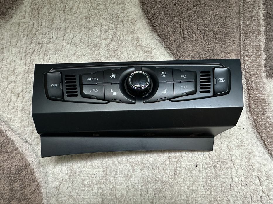 Управление климатроник с Подгрев и без. Свалени от Ауди А4 Б8