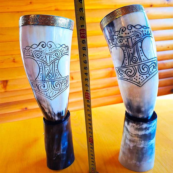 Чаша от естествен рог с бронзов обков,   античен рог за пиене.