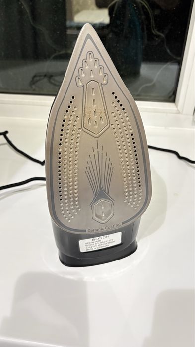 Утюг Bosch вместе с гладильной доской