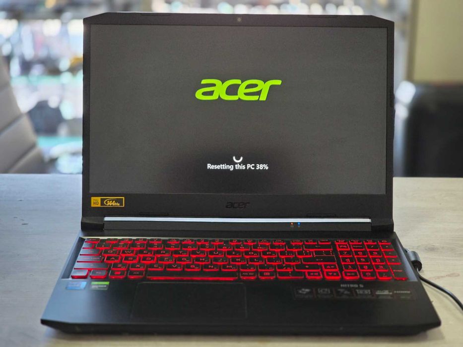Геймърски лаптоп Acer Nitro 5 AN515-57-705X / i7-11800H / GTX 1650 4GB / 8 GB DDR4 / 512 GB NVMe