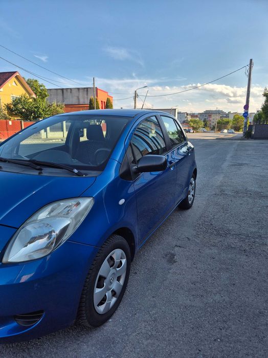Toyota Yaris 2008 1.3 benzina, stare foarte buna