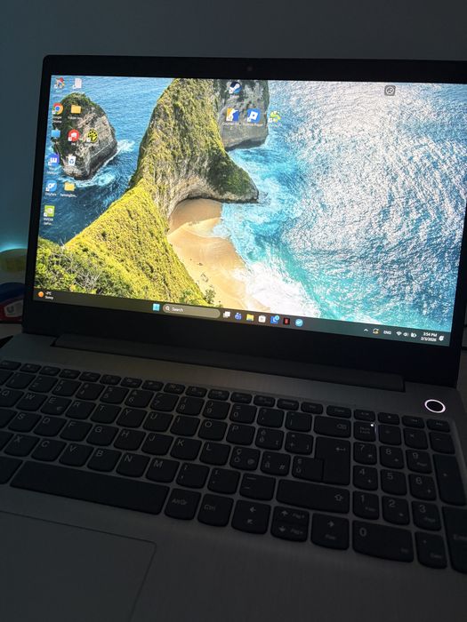 VAND URGENT Laptop lenovo in perfecta stare