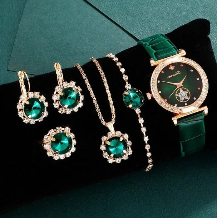 Ceas și set de cercei, lanț, brățară și inel.