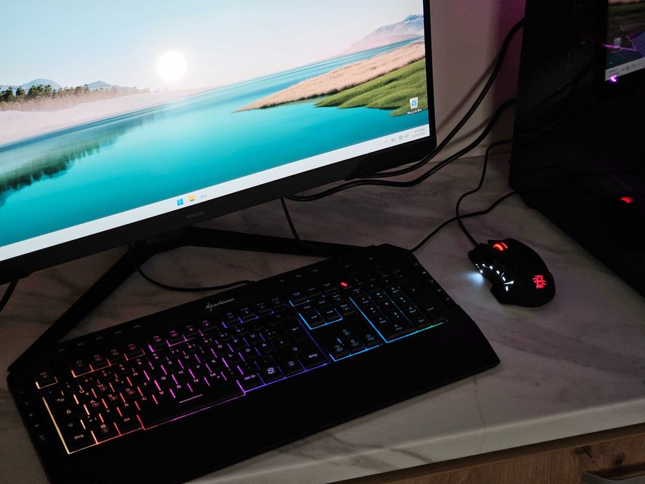 Компютър + Монитор + периферия | 5600 | 3060 12GB | 1TB | 16GB | 180hz