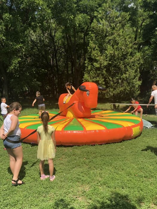 Под наем Надуваеми парти атракции - mygameday.bg , батут, атракциони.