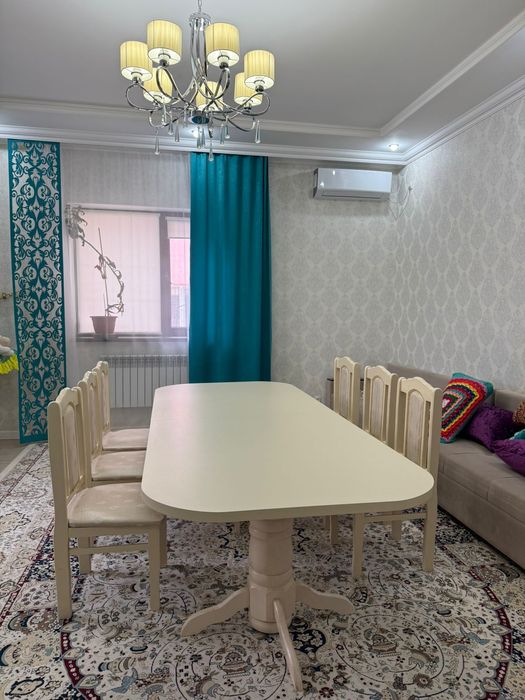 Стол для зала. Большой