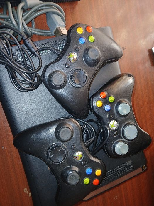 Xbox 360 xolati zor 2ta put 15+ disklar